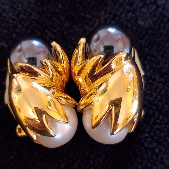 Ciner Jewelry - Ciner earrings